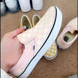 pink checkered vans